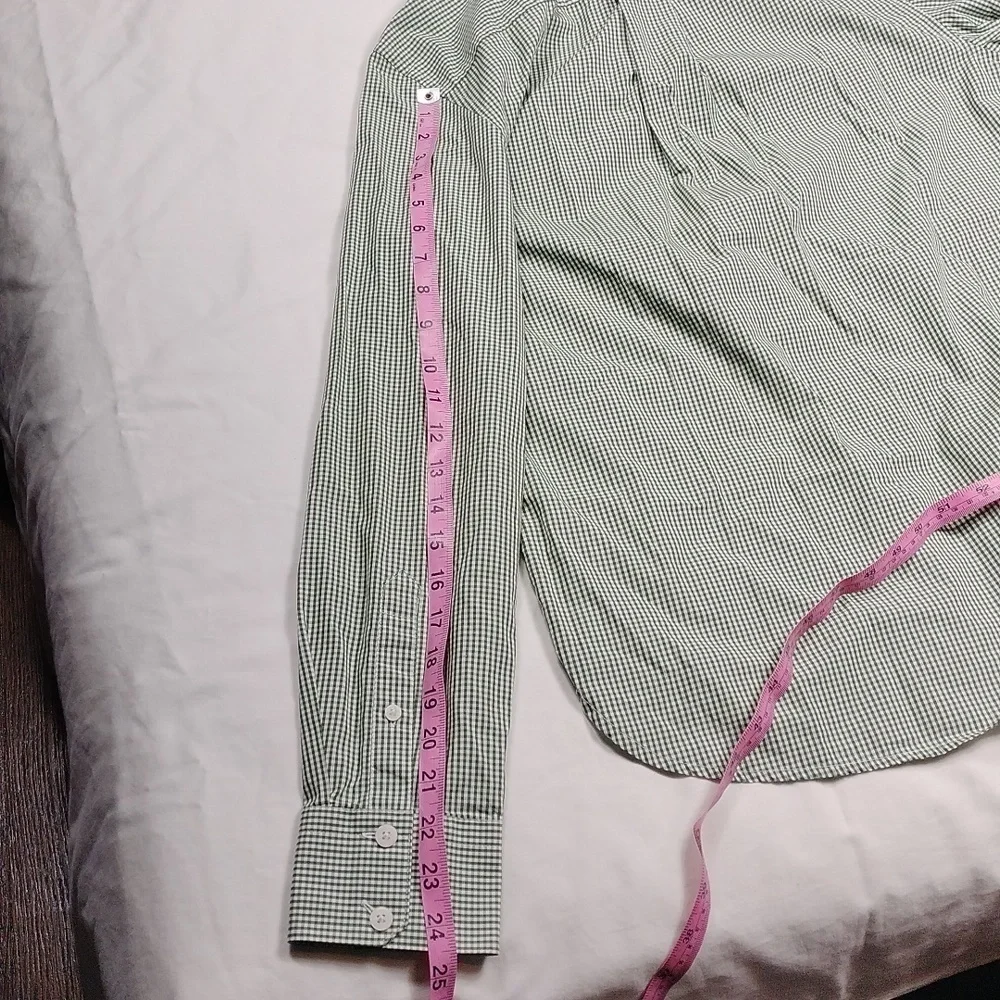 Calvin Klein men's long sleeved button down shirt size small